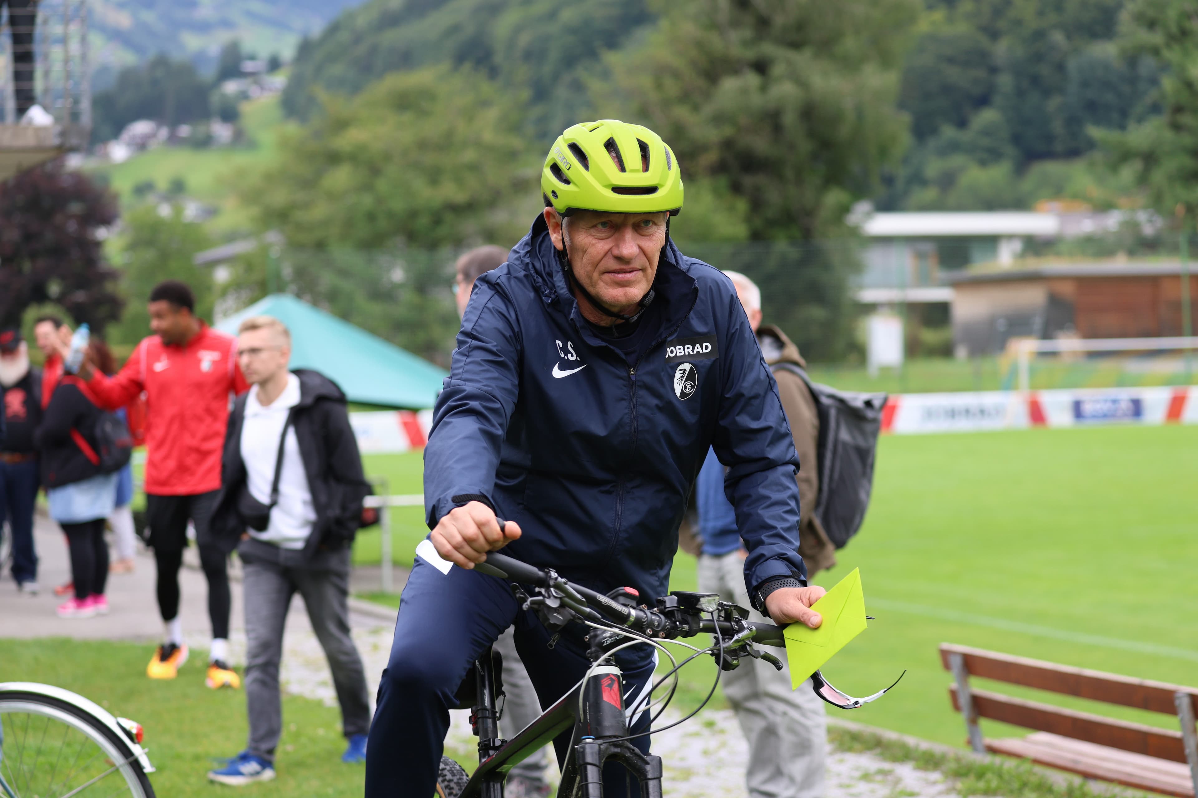 SC-Trainer Christian Streich: Sport-Club zeigt „außergewöhnlichen Einsatz für das Fahrrad“. (Foto: picture alliance / Fotostand | Fotostand / Hettich)